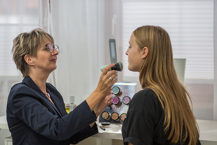 Böblingen Beratung-Tages-Make-Up Style Your Life Freundinnen Tag